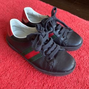 Children’s Gucci black leather ace sneakers